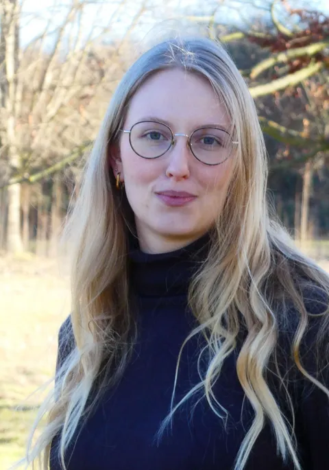 Porträtfoto von Miriam Düvelmeyer