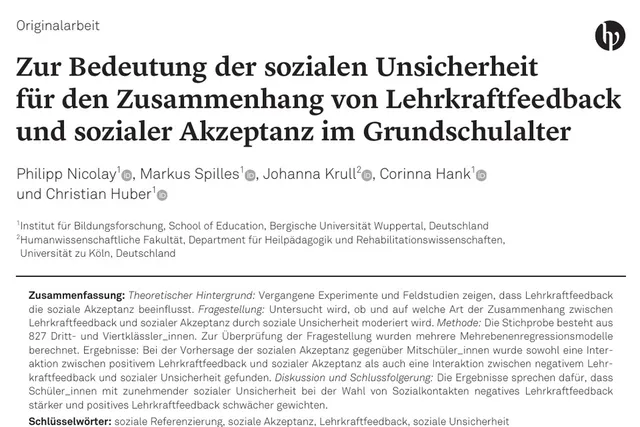Erste Seite der Veröffentlichung „Zur Bedeutung der sozialen Unsicherheit für den Zusammenhang von Lehrkraftfeedback und sozialer Akzeptanz im Grundschulalter“ mit Titel und Autor:innen.