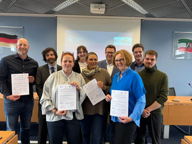 Gruppenfoto der Unterzeichnenden der Kooperationsvereinbarungen für das Teilprojekt multimo5-7